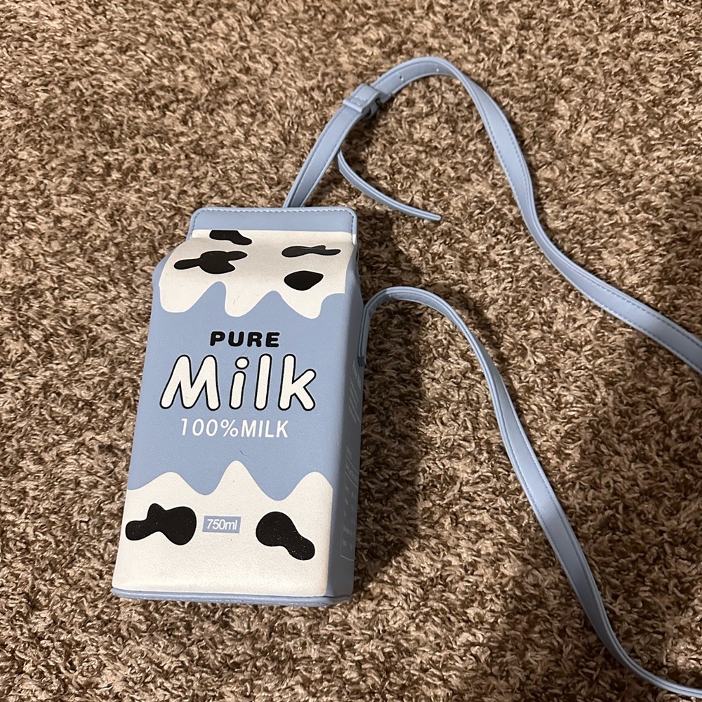 blue milk purse
